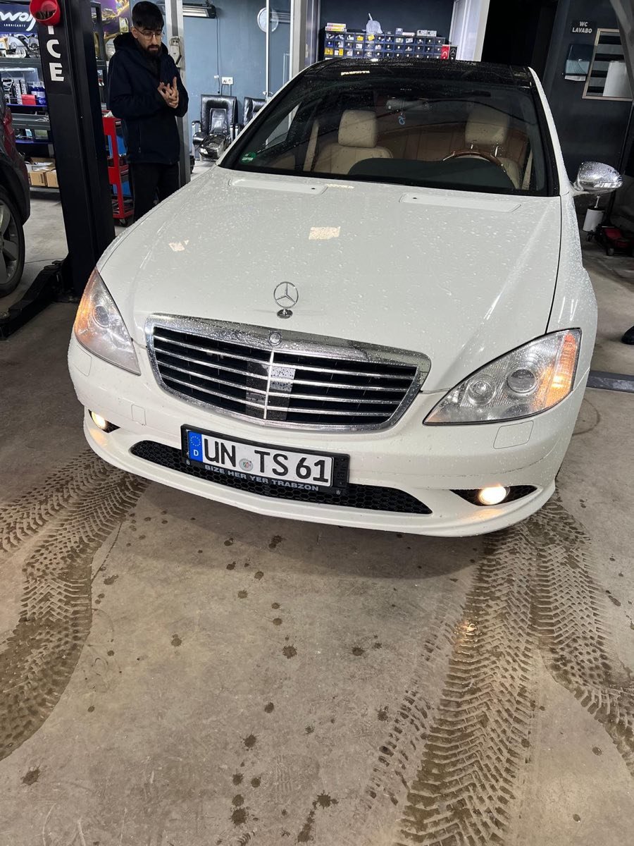 Beyaz Mercedes S serisi Asmer atölyesinde, Gölcük Kocaeli Mercedes özel servis bakımı