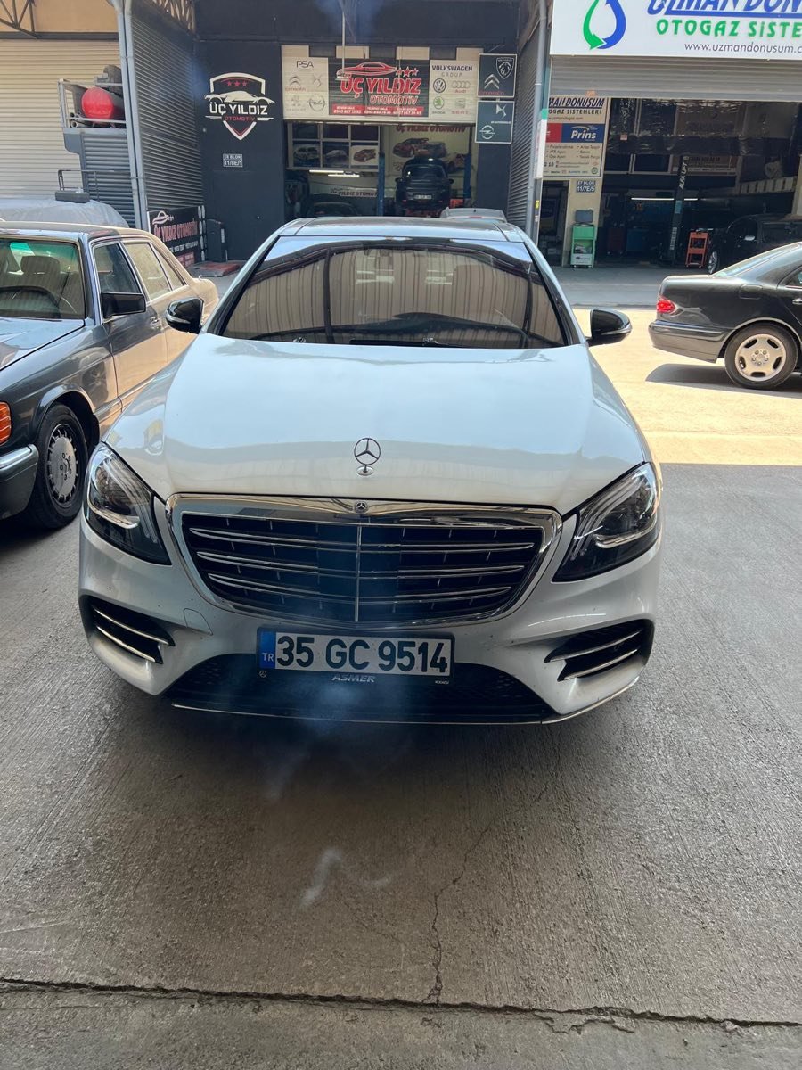 Asmer Mercedes servisinde bakıma alınan beyaz Mercedes S serisi araç, Gölcük Kocaeli